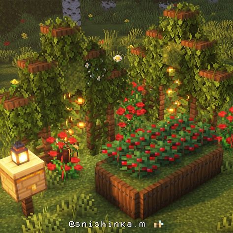 Minecraft Fox Pen Ideas, Fairy Garden Minecraft Ideas, Minecraft Harvest Ideas, Fences Ideas Minecraft, Minecraft Cottage Garden, Mc Garden Ideas, Flowerbed Minecraft, Crops Minecraft Ideas, Indoor Plants Minecraft