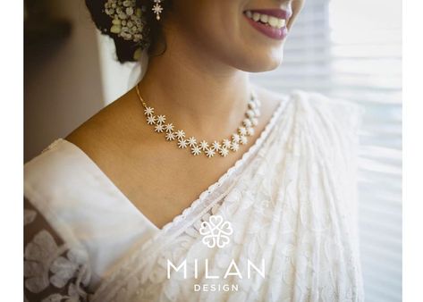 Christian Wedding Necklace, Christian Bridal Jewellery, Christian Wedding Jewellery, White Saree Wedding, White Sarees, Wedding Jewellry, Christian Bridal Saree, Bridal Ornaments, Saree Accessories