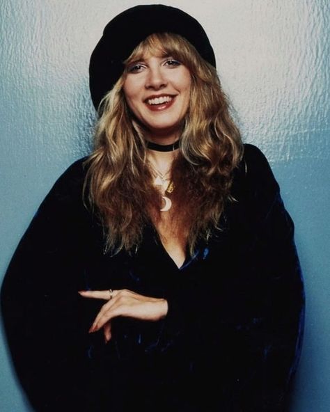 Stevie Nicks Style 70s, Stevie Nicks Makeup, Stevie Nicks Witch, Stevie Nicks Pictures, Stevie Nicks 70s, Stevie Nicks Young, 70s Icons, Buckingham Nicks, Stevie Nicks Style