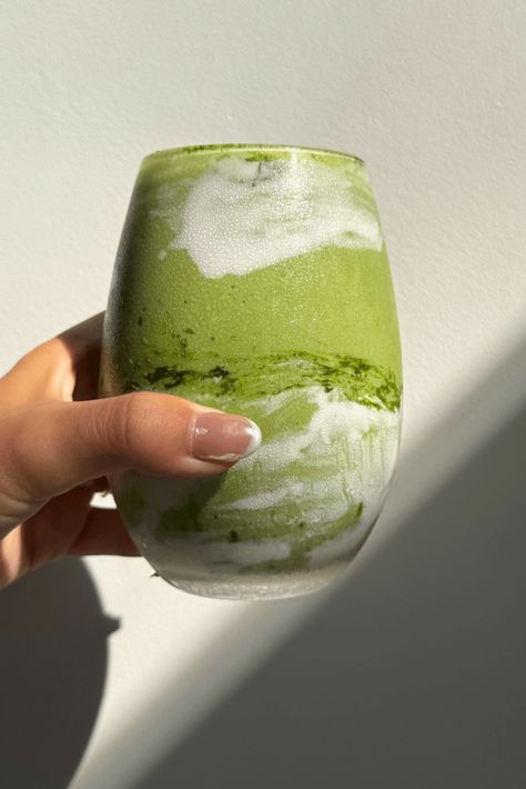 Copycat Erewhon Matcha Smoothie - The Conscious Cook Erewhon Copycat Recipes, Erewhon Copycat, Erewhon Smoothie Recipes, Thick Smoothie Recipes, Matcha Smoothie Recipes, Matcha Vanilla Smoothie, Erewhon Recipes, Matcha Smoothie Recipe, Thick Smoothie Recipe