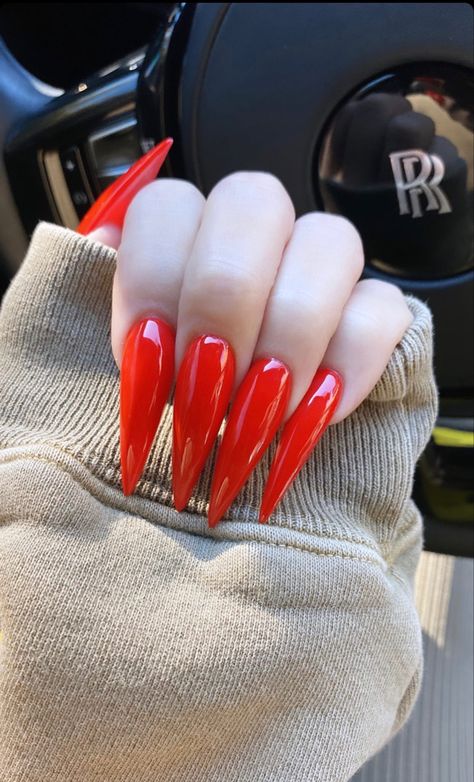 Khloe Kardashian Nails, Kim Kardashian Nails, Kardashian Nails, Long Red Nails, Brown Acrylic Nails, Bright Red Nails, Kloe Kardashian, Khloé Kardashian, Diva Nails