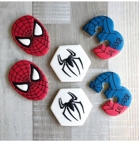 Spiderman Cookies Decorated Birthday, Spider Man Cookies Boy Birthday, Venom Cookies Decorated, Spider Man Royal Icing Cookies, Spiderman Cookies Royal Icing, Spiderman Birthday Cookies, Spider Man Cookies Decorated, Spider-man Cookies, Spidey And His Amazing Friends Cookies