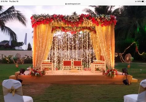 Phera Mandap Decor Night, Vidhi Mandap Decor, Wedding Decorations Diy Centerpiece, Indoor Wedding Decorations, Mandap Design, Wedding Stage Decor, Flower Garland Wedding, Lights Wedding Decor, Wedding Decor Photos