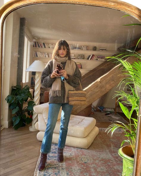 Jeanne Damas Winter, Jeanne Damas Style Winter, French Girl Winter Style, French Winter Outfits, Jeane Damas, Jeanne Damas Style, French Outfits, Parisian Outfit, Girls Winter Outfits