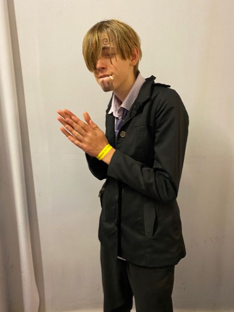 Cosplay Sanji, Sanji Cosplay, Sanji Waist, Sanji Meme, Funny Cosplay, Easy Cosplay, One Piece Cosplay, Anime Expo, One Piece Funny