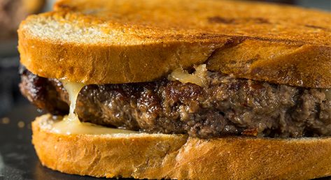 Bubba Burgers, Patty Melt Recipe, Sandwich Wraps Recipes, Burger Patty, Best Burger Recipe, Melt Recipe, Burger Places, Patty Melt, Grilled Onions