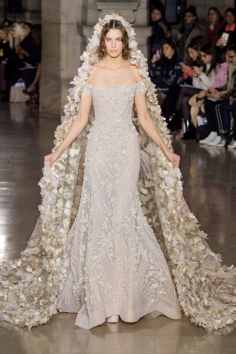 Georges Hobeika Spring 2017 Couture Look Gatsby, Haute Couture Wedding Dress, New Zealand Wedding, Couture Wedding Dresses, Haute Couture Gowns, Queenstown New Zealand, Couture Bridal Gowns, Collection Couture, Boda Mexicana