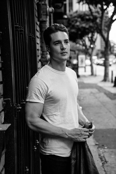 Alexander Dreymon, born Alexander Doetsch, is a German-born actor who is most well known for playing Uhtred of Bebbanburg in “The Last Kingdom”, and he was also in “Christopher and his Kind” and “American Horror Story: Coven”. The actor is fluent in German, English, and French, and he began acting later in life, starting his […] The post Alexander Dreymon Biography: Uhtred actor in The Last Kingdom, wife, height and net worth appeared first on Sidomex En Alexander Dreymon Wife, Jaqen H Ghar, Uhtred Of Bebbanburg, Alexander Dreymon, Acting Lessons, Last Kingdom, American Horror Story Coven, English And French, The Last Kingdom