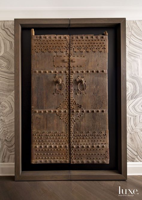 Chicago Condos, Wood Fence Design, Gate Wall Design, Entry Closet, Modern Fence Design, Door Design Modern, Modern Fence, Antique Doors, Luxe Interiors