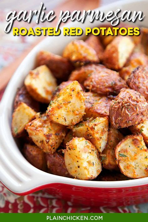 Garlic Parmesan Roasted Red Potatoes - red potatoes tossed in garlic, onion, paprika, Italian seasoning and parmesan cheese - SO delicious! A super quick and easy side dish. Ready for the oven in minutes! Great with burgers, chicken, steak and pork. The whole family loves these yummy potatoes! Parmesan Roasted Red Potatoes, Roasted Red Potatoes, Potato Recipes Side Dishes, Plain Chicken, Potato Sides, Potato Side Dishes, Garlic Parmesan, Red Potatoes, Veggie Sides