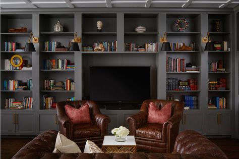 Charcoal Tones. Do not like the chairs. Too much like a stuffy gents club.  - ELLEDecor.com Library Room Design, Grey Wall Color, Home Library Rooms, Living Tv, Library Room, Bookshelf Styling, Home Libraries, Library Design, Book Case