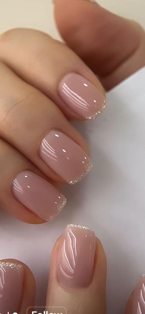 Glitter Accent Nails, Natural Nail Designs, Manicure Nail Designs, Subtle Nails, Nail Design Inspiration, Pink Nail Polish, Shellac Nails, Pink Nail, Neutral Nails