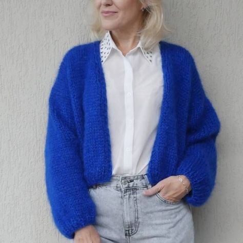 "Electric blue cardigan♡\nSuper fluffy and super bright💙" Outfits Uni, Women Cape, Cape For Women, Winter Palette, Loose Knit Sweater, Loose Knit Sweaters, Mohair Cardigan, Closet Inspiration, Soft Cardigan