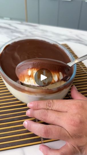 456K views · 6.4K reactions | Blender Dessert!!! Very easy. | Blender Dessert!!! Very easy. | By Tata’s  kitchen | Today we're making a delicious
dessert using only a blender. Can you believe that? Well, now
come with me. For starters, let's add 800 grams of
condensed milk, 400 grams of heavy cream, 150 milliliters of lemon juice, and we'll just blend it for a
few minutes. Guys, this is the easiest dessert I have ever
done. You have no idea how delicious it is. Now let's pour
it on another recipient and check out how creamy this is.
The lemon provides all the texture. It's incredible. Now
let's take it to the fridge for 2 hours. Meanwhile let's melt
200 grams of chocolate. Let's put it in the microwave in 30
second intervals until it melts completely. It will look like
this. Next, we'll ad Easiest Dessert, Facebook Recipes, Deserts Easy, Airfryer Recipes, Recipes Sweet, Food Favorites, Come With Me, Ketogenic Diet Recipes, Quick Desserts