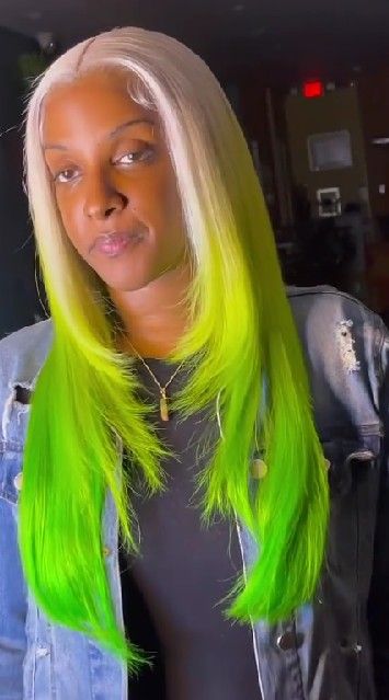 Blonde And Green Wig, Blonde And Green Hair, Green Wigs, Prom 2k24, Wig Colors, Green Wig, Colored Wigs, Frontal Wig, Hairstyles For School