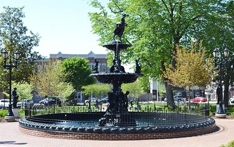 Bowling Green Kentucky Things To Do, Things To Do In Bowling Green Kentucky, Bowling Green Ky, Bowling Green Kentucky, Kentucky Vacation, Fountain Square, Mammoth Cave National Park, Kentucky Travel, Lost River