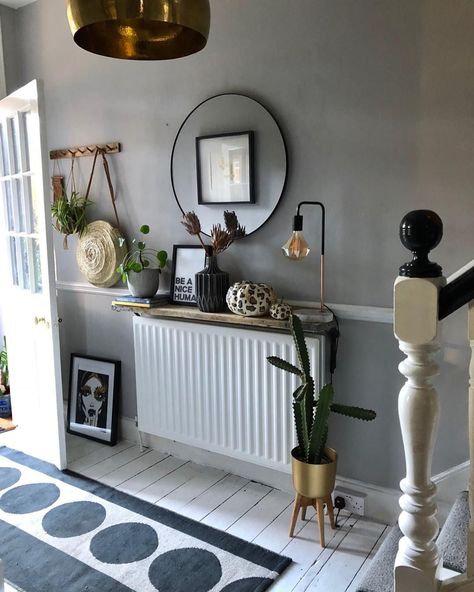 Radiator Shelfcountryliving Radiator Cover Ideas, Ideas Recibidor, Diy Radiator Cover, Hallway Table Decor, Entrance Hall Decor, Radiator Shelf, Painted Bookshelves, Hallway Inspiration, Narrow Hallway Decorating