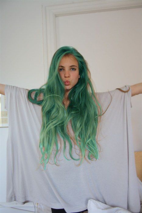 Green Wig, Coloured Hair, People Photos, Hair Blog, Pastel Hair, Dye My Hair, Velvet Fashion, Mermaid Hair, Hair Envy