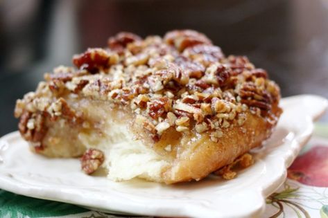 Glazed Pecan Danish Almond Danish Recipe, Pecan Danish Recipe, Pecan Danish, Breakfast Rolls Recipe, Breakfast Pastry Recipes, Cheese Danish Recipe, Poptart Recipe, Danish Recipe, Glazed Pecans