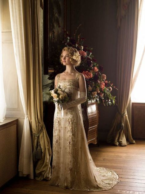 image Lily James Downton Abbey, Downton Abbey Wedding, Downton Abbey Costumes, Downton Abbey Movie, Downton Abbey Dresses, Abbey Wedding, Downton Abbey Fashion, Gentlemans Club, 1920s Wedding