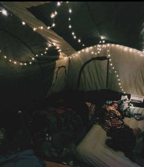 Had a super fun tent sleepover Tent Set Up Ideas, Camping Set Up Ideas, Backyard Camping Sleepover, Tent Camping Set Up Ideas, Car Sleepover, Tent Camping Aesthetic, Tent Sleepover, Sleepover Room, Sleepover Tents