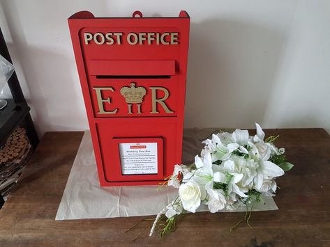 Post Box Diy, Party Card Box, Wedding Post Box, Card Box Holder, Wedding Post, Diy Posts, Friends Set, Post Box, Card Box Wedding