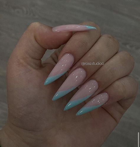 Coolest Nails, Nails Acrylic Almond, Stilleto Nails Designs, Nails Stiletto, Blue Acrylic Nails, Cute Nail Art Designs, Glamour Nails, Nails Design With Rhinestones, Stiletto Nails Designs