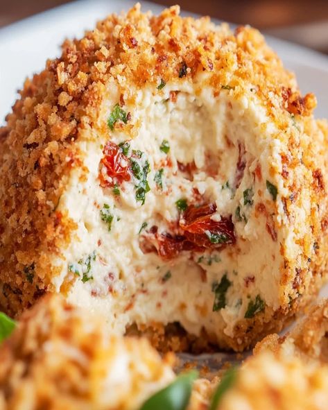 Bruschetta Cheese Ball, Optimal Recipes, Easy Delicious Appetizers, Cheese Ball Recipes Easy, Apple Recipes Easy, Cheese Ball Recipes, Tomato And Cheese, Sun Dried Tomatoes, Cheese Ball