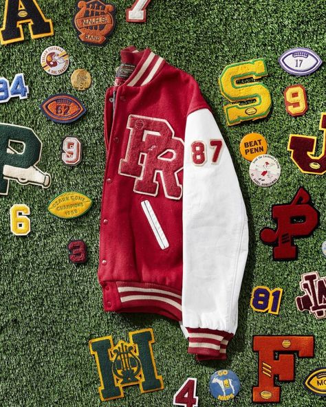 Oh, the nostalgia of an old letterman jacket! 🏈✨ From how much certain vintage varsity paraphernalia (patches! pennants! programs!) is worth today to where you can find items for yourself (or your fan cave), head to the link in our bio for the details. 📸: @bwfoto ✨: @carmcollins 1700s Home, Letterman Jacket Patches, Varsity Patches, Things To Collect, College Pennants, Booth Setup, Marching Band Uniforms, Varsity Letters, Band Uniforms