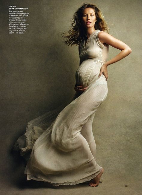 giseleforvogueus3 Gisele Bundchen by Patrick Demarchelier | Vogue US April 2010 A Well Traveled Woman, A Pregnant Woman, Maternity Inspiration, Patrick Demarchelier, Terry Richardson, Vogue Us, Foto Tips, Maternity Poses, Gisele Bündchen