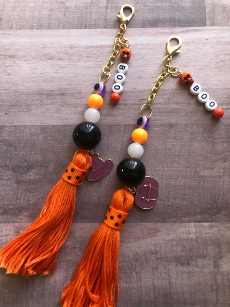 Halloween Keychains Diy, Snail Mail Crafts, Halloween Macrame, Pokey Tool, Halloween Embellishments, Handmade Halloween Decorations, Diy Tassel Earrings, Crafts By Season, Halloween Paper Crafts