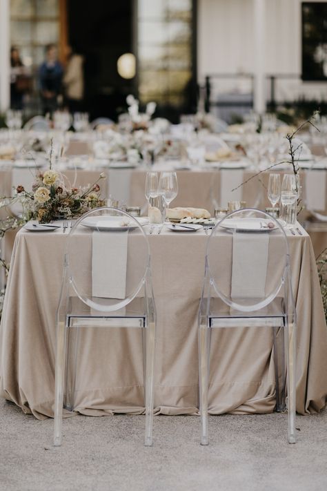 Clear Wedding Chairs | Neutral Wedding Ideas | Park Winters Wedding | Muted Florals | Chic Wedding | Outdoor Wedding Reception | Wedding Trends | 2019 Wedding Trends Clear Reception Chairs, Clear Chair Wedding Reception, Clear Wedding Chairs Reception, Ghost Chair Wedding Reception, Wedding Dinner Chairs, Ghost Chairs Wedding Ceremony, Clear Chairs Wedding, Ghost Chairs Wedding Reception, Ghost Chairs Wedding