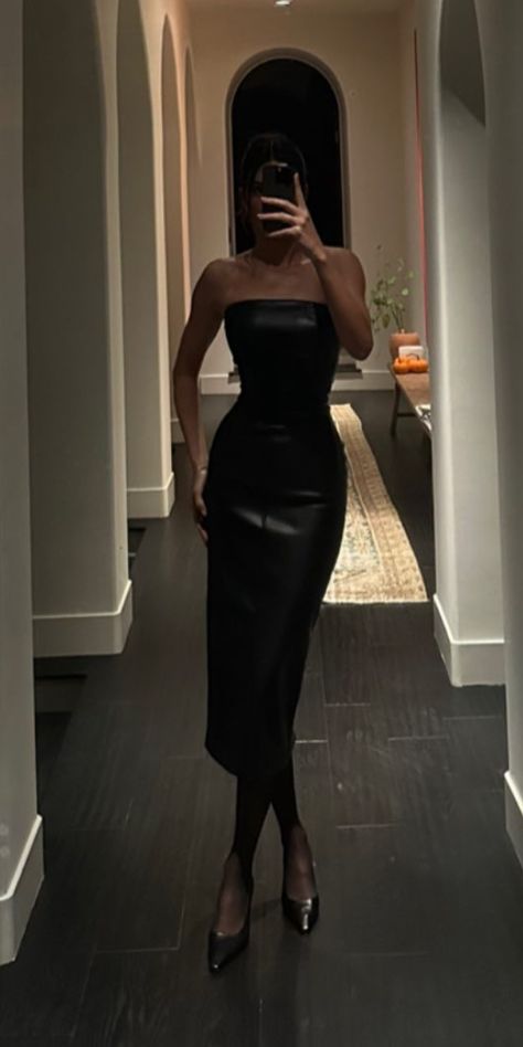 Sophisticated Black Outfits, Kendall Jenner Black Outfit, Mini Dress With Stockings Outfit, Going Out Dresses Classy, Soft Dramatic Kibbe Outfit, Corporate Party Outfit, Chic Dress To Impress Outfit, Black Velvet Dress Outfit, Long Leather Dress