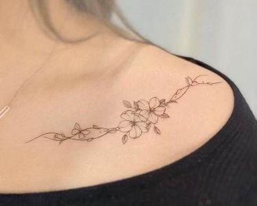 Dainty Feminine Tattoos Classy, Dainty Collar Bone Tattoos For Women, Dainty Collar Bone Tattoo, 92 Tattoo, Butter Tattoo, Tattoo Lotion, Sleeves Tattoos, Tattoo For Mom, Feminine Shoulder Tattoos