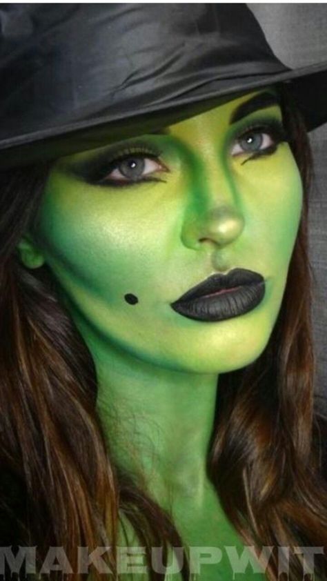 Wicked Witch Makeup Wizard Of Oz, Green Witch Makeup, Wizard Of Oz Makeup, Witch Face Paint, Mystique Costume, Bruja Halloween, Lion Makeup, Vintage Halloween Costumes, Witch Eyes