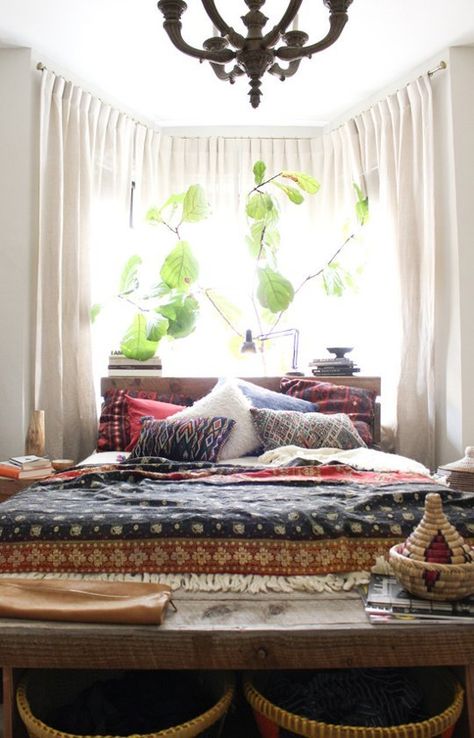 Design Inspiration: Making the Most of a Bay Window | Apartment Therapy Bed with table behind it in front of bay window Bohemian Style Home, Moroccan Bedroom, Bohemian Bedroom Decor, Bohemian Bedroom, Bedroom Boho, Boho Interior, Minimalist Bedroom, Bay Window, My New Room