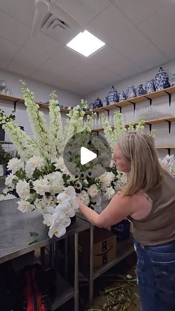 Diy Silk Flower Arrangements Wedding, Tall Reception Centerpieces, High Centerpiece Wedding Romantic, Victorian Flower Arrangements, Long And Low Flower Arrangement, Altar Flowers Church, Gold Flower Arrangements, Huge Flower Arrangements, Diy Silk Flower Arrangements