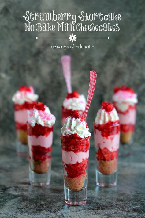 Strawberry Shortcake No Bake Mini Cheesecakes | Absolutely simple to make and wildly delicious! Strawberry Shortcake No Bake, No Bake Mini Cheesecakes, No Bakes, Dessert Shooters, Strawberry Shortcakes, Dessert Shots, Cheesecake Dessert, Strawberry Shortcake Recipes, Gateaux Cake