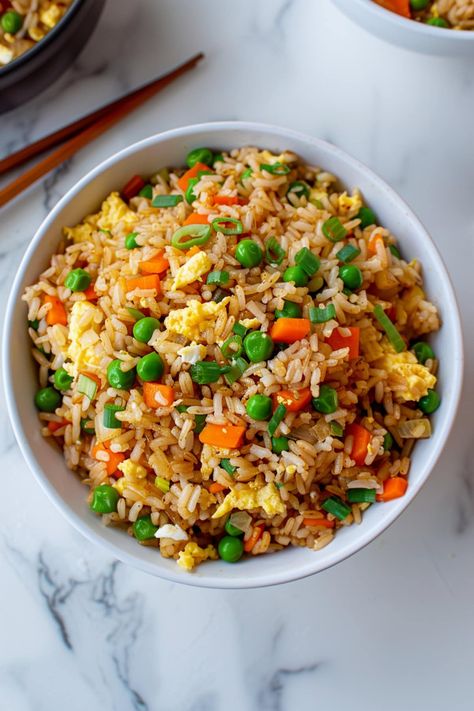 Hibachi Fried Rice Rice Serving Ideas, Asian Rice Dishes, Rice Lunch Ideas, Rice Meal Ideas, Asian Rice Recipes, House Fried Rice, Hibachi Fried Rice Recipe, Food With Rice, Beef Fried Rice Recipe