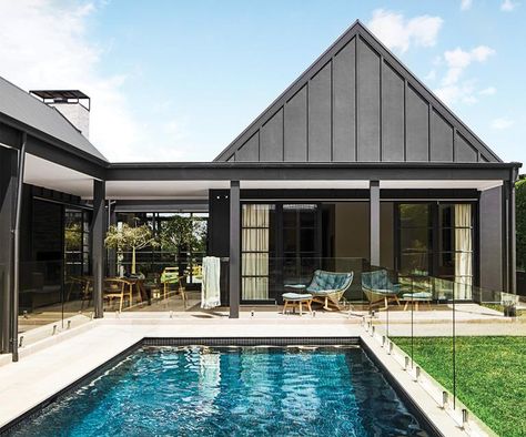 A contemporary farmhouse on the Mornington Peninsula Mediterranean Style Homes, Cottage Renovation, Modern Barn House, Contemporary Coastal, Melbourne House, Mornington Peninsula, Hamptons House, Contemporary Farmhouse, Modern Barn