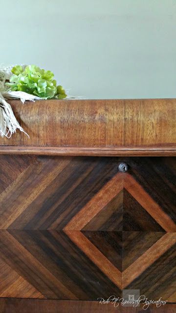 Cedar Chest Restoration | Redo It Yourself Inspirations : Cedar Chest Restoration Cedar Chest Coffee Table, Lane Cedar Chest Makeover, Cedar Chest Makeover, Refinished Cedar Chest Ideas, Old Trunk Redo, Trunk Redo, Cedar Chest Redo, Chest Makeover, Chest Ideas