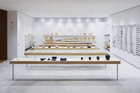 KIYA knife shop by Mandai Architects, Tokyo – Japan Tokyo Midtown, Tokyo Travel Guide, Tokyo Shopping, Tokyo Design, Centre Commercial, Retail Store Design, Tokyo Travel, Retail Design Blog, Souvenir Shop