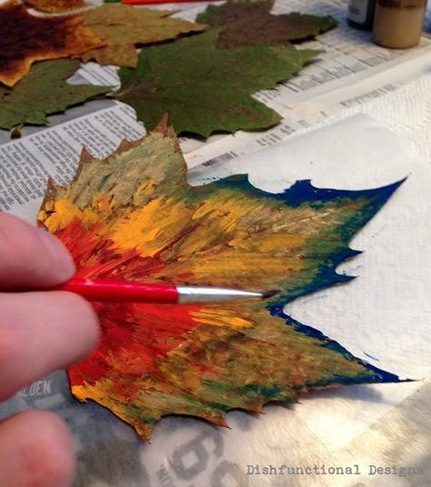 Leaves Tutorial, Leaf Art Diy, Dry Leaf Art, Leaf Print Art, Painting Leaves, Autumn Leaves Craft, Autumn Craft, Art Leaves, Autumn Leaves Art