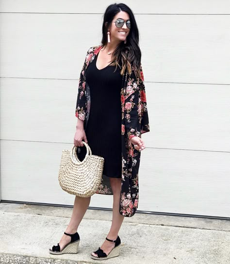 Dress With Kimono Outfits, Summer Kimono Outfit, Look Kimono, Sister Studio, Kimono Outfits, Spring Instagram, Kimono Outfit, Stylish Summer Outfits, Studio Design