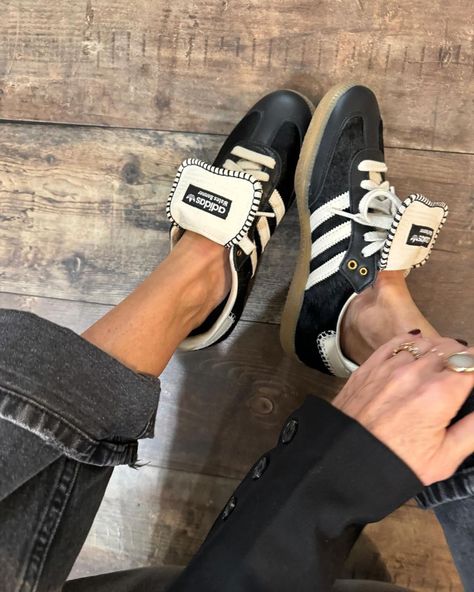 10 Of The Hottest Products On Instagram Right Now Chic Minimalista, Adidas Boots, Urban Shoes, Chic Coat, Wales Bonner, Sandro Paris, Shoe Inspo, Aesthetic Shoes, Only Shoes