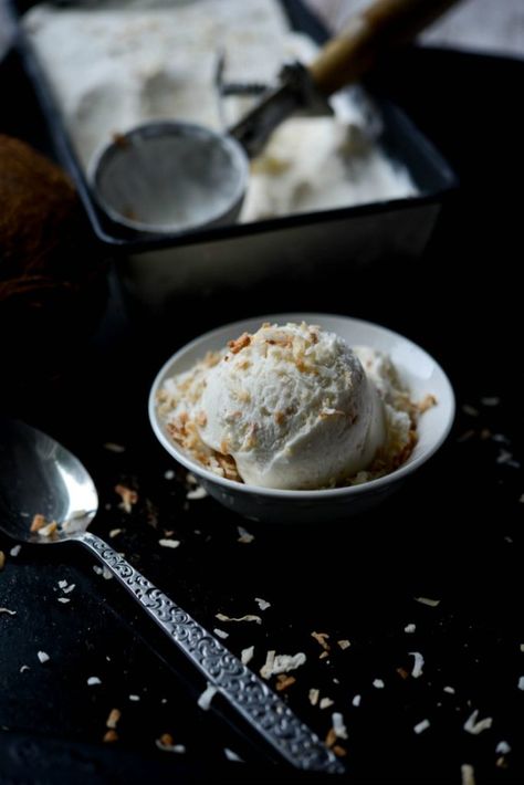 Toasted Coconut Ice Cream Coconut Ice Cream Recipe, Vegan Coconut Ice Cream, Cashew Ice Cream, Coconut Ice Cream Recipes, Frozen Treats Recipes, Coconut And Vanilla, Coconut Extract, Coconut Ice, Vegan Coconut