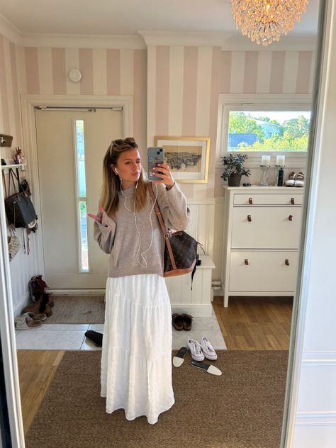 White Skirt Easter Outfit, Aesthetic White Skirt Outfit, Boho Skirt Outfit Winter, Style Black Maxi Skirt, Modest Layering Outfits, How To Style A Long White Skirt, Modest Long Skirt Outfits, Christian Church Outfits, Summer Outfits Dubai