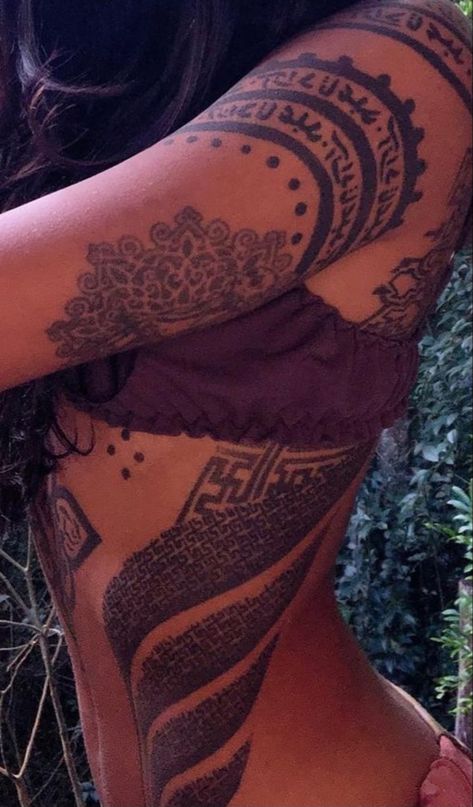 Women With Chest Tattoos, Mishka Effect, Cultural Tattoos, Ephemeral Tattoo, Polynesian Tattoos Women, Backpiece Tattoo, Feminine Tattoo Sleeves, Muster Tattoos, Hip Tattoos Women