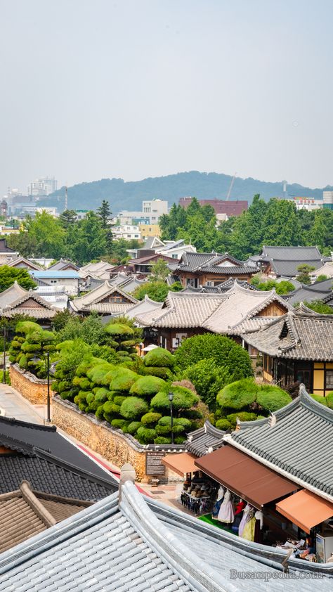 Jeonju Hanok Village in Korea South Korea Destinations, South Korea Culture, South Korea Landscape, Korean Traditional House, Korea Landscape, Hanok Village, About Korea, Best Place To Visit, Seoul Travel