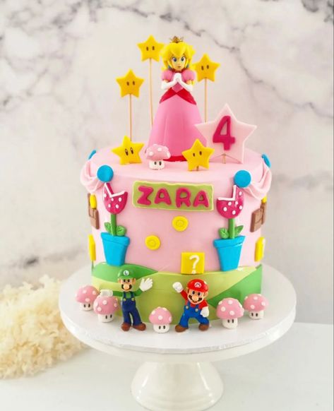 Super Mario Peach Cake, Princess Peaches Cake, Princess Peach Birthday Party Cake, Mario And Princess Peach Cake, Princess Peach Cake Birthdays, Pastel Princesa Peach, Princess Peach Cake, Princess Peach Birthday Party, Peach Party Decorations